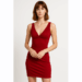 abito rosso con scollatura a V