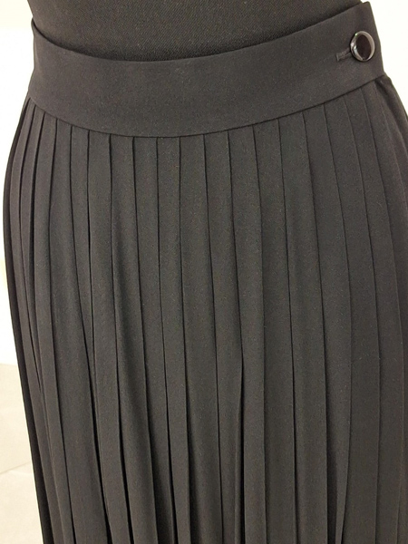 particolare gonna plisettata