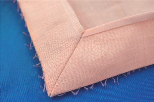 La rifinitura degli angoli dello spacco determina la qualità del risultato finale.